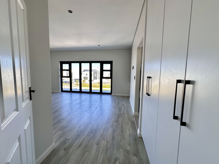 4 Bedroom Property for Sale in Sandown Western Cape